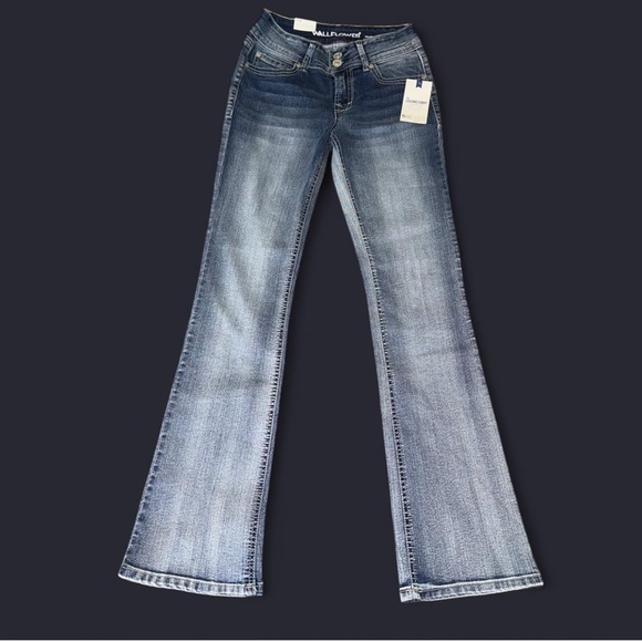 NWT Wallflower Women's bootcut Jeans in Blue size 1/25 regular - Picture 1 of 7
